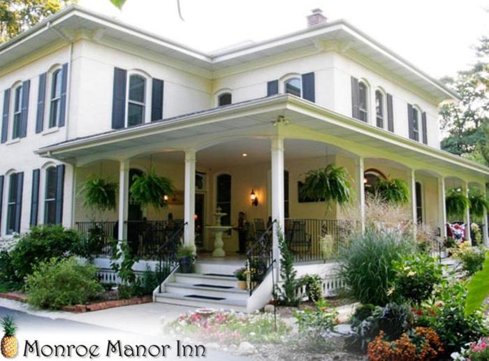 Monroe Manor Inn Саут-Хейвен Экстерьер фото